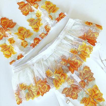 Elegant Fashion Embroidery Flower Underwear Set