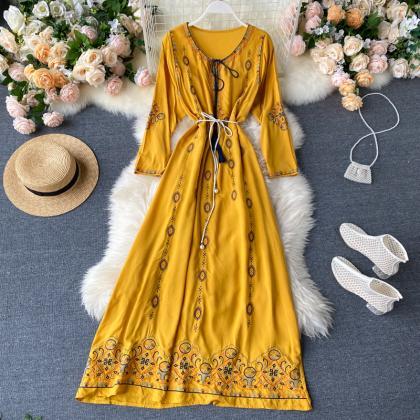 Vintage Embroidery Long Sleeve Dress