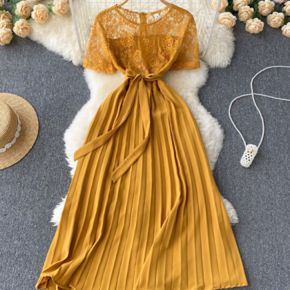 Elegant Short Sleeved Stitching Lace Dress