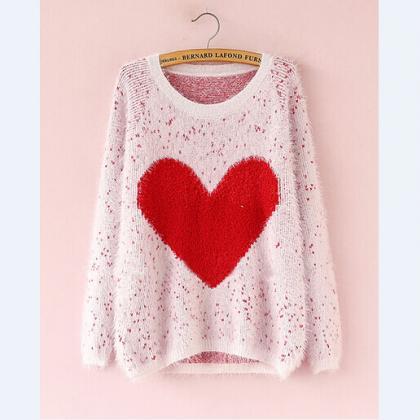 Heart-shaped round neck knit sweate..