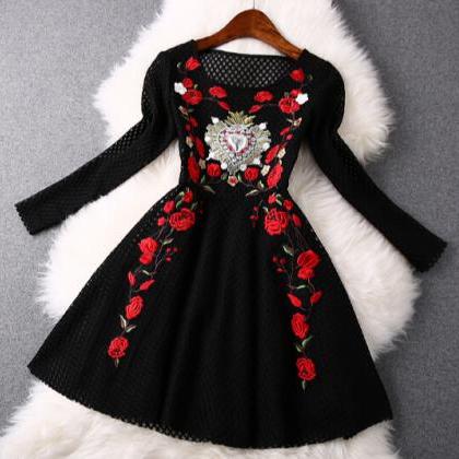 Love Hollow Long-sleeved Embroidered Flowers Slim..