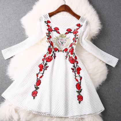Love Hollow Long-sleeved Embroidered Flowers Slim..