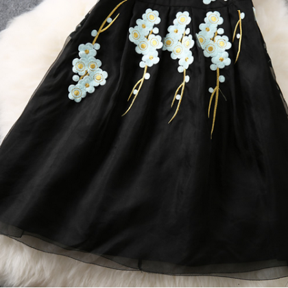 Fashion Embroidered Sleeveless Vest Dress..