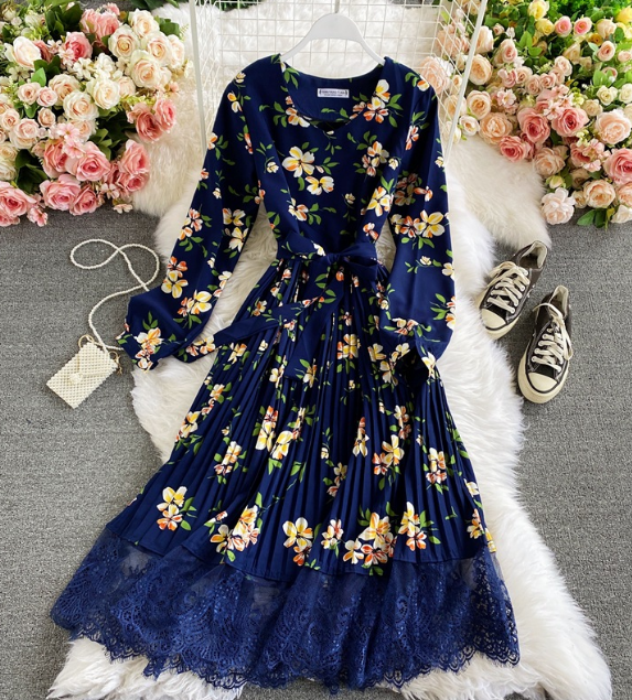 Fashion Temperament Floral V-neck Lace Splicing Dress