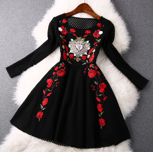 Love Hollow Long-sleeved Embroidered Flowers Slim Dress Rt12111hg