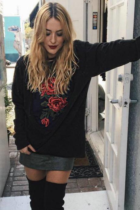 Round Neck Embroidery Long-sleeved Sweater
