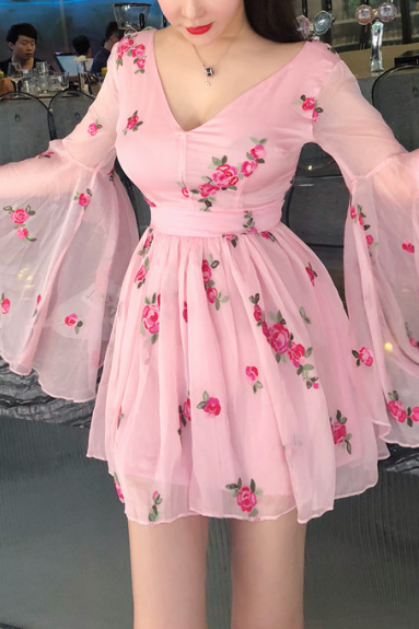 V-Neck Summer Flower Embroidery Light Pink Dress