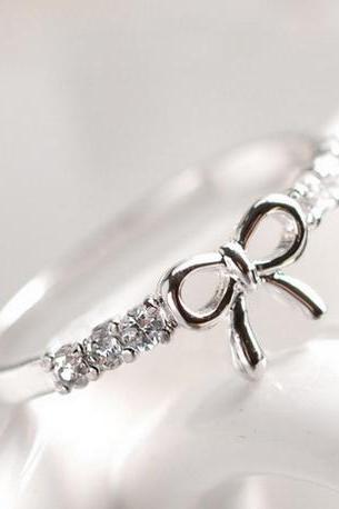 So Adorable Bow Knot Design Ring In Silver And Gold